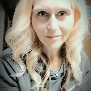 Meet your Posher, Hollie